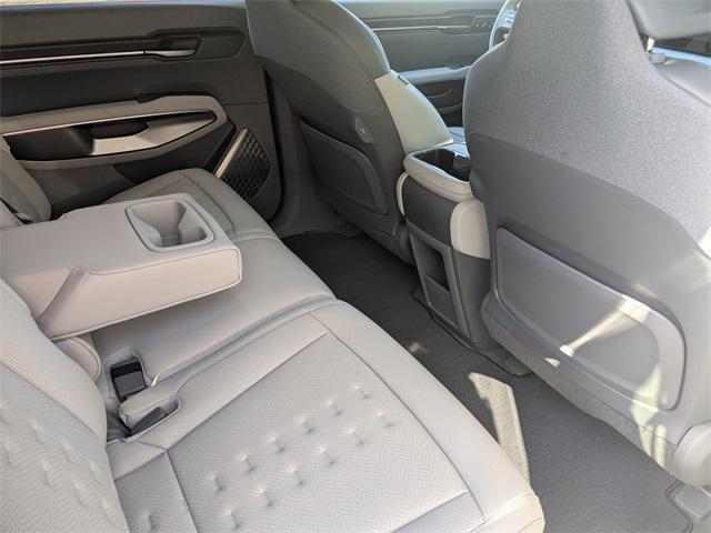 Photo of 2026 White Kia EV9