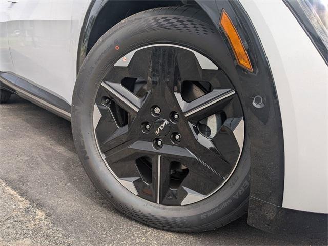 Photo of 2025 White Kia EV6