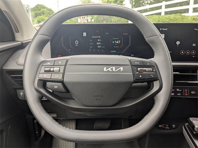 Photo of 2025 White Kia EV6