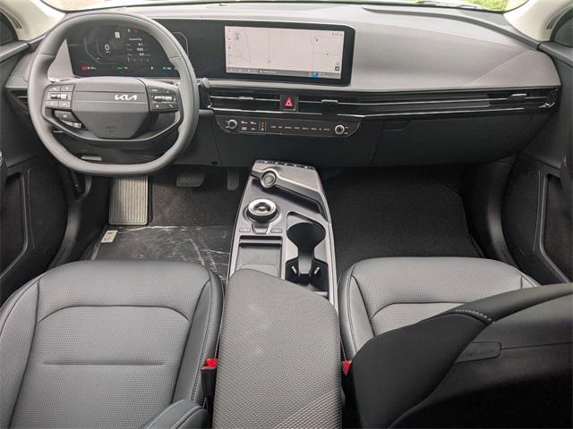 Photo of 2025 White Kia EV6