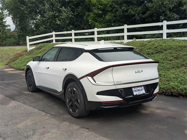 Photo of 2025 White Kia EV6