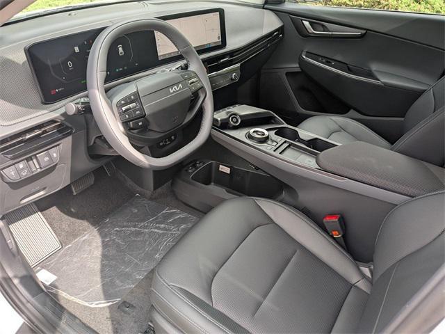 Photo of 2025 White Kia EV6