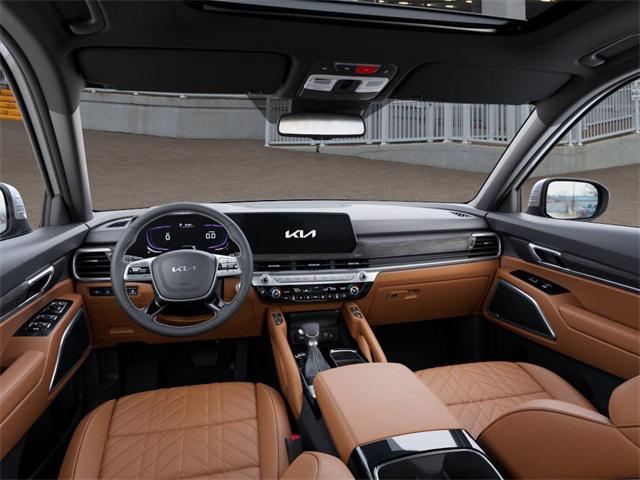 Photo of 2025 White Kia Telluride