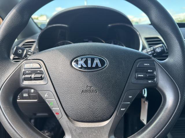 Photo of 2016 Blue Kia Forte