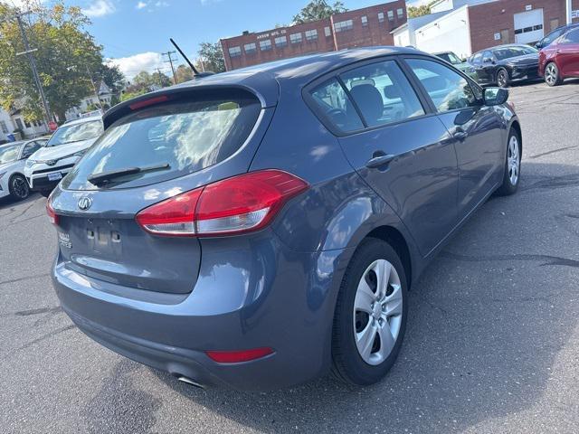 Photo of 2016 Blue Kia Forte