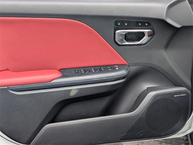 Photo of 2025 White Kia K4