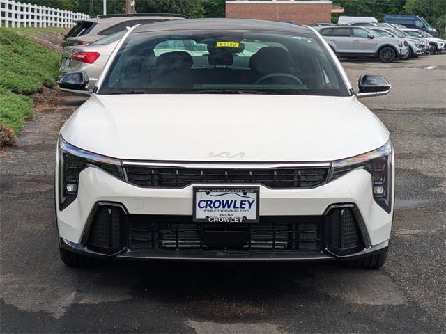 Photo of 2025 White Kia K4
