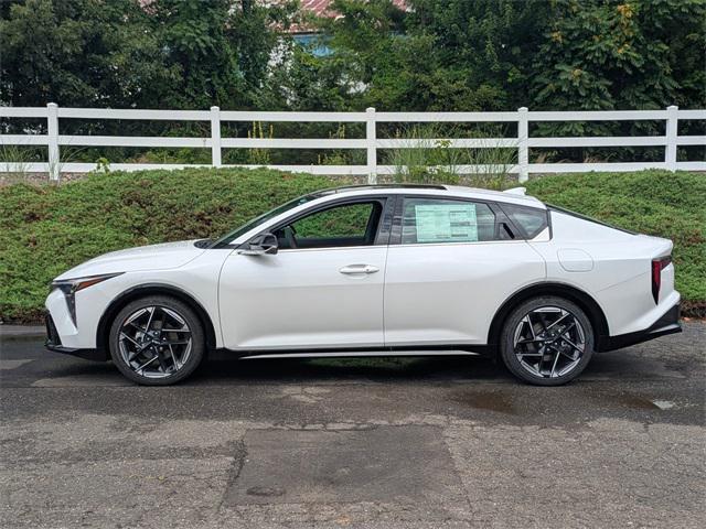 Photo of 2025 White Kia K4