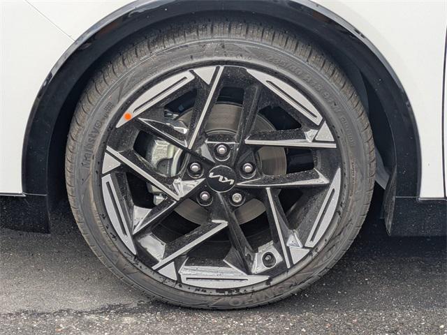 Photo of 2025 White Kia K4