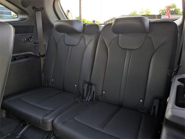 Photo of 2025 Gray Kia Sorento