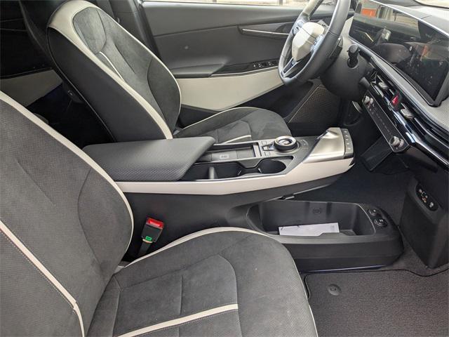 Photo of 2025 White Kia EV6