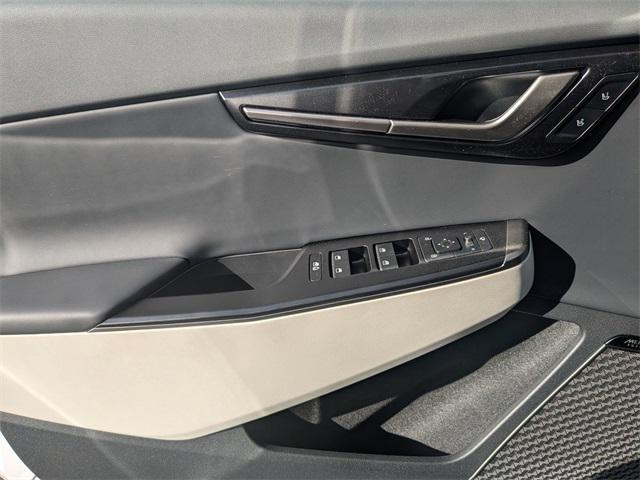 Photo of 2025 White Kia EV6