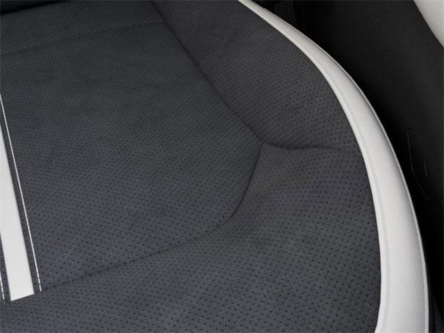 Photo of 2025 White Kia EV6