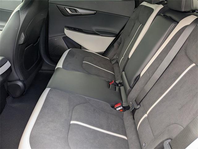 Photo of 2025 White Kia EV6