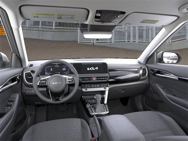 Photo of 2026 White Kia Seltos