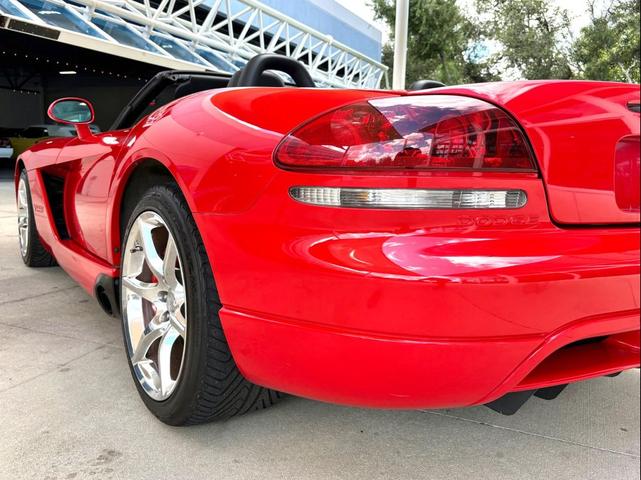 Photo of 2004 Viper Red Clearcoat/Black Soft Top Dodge Viper