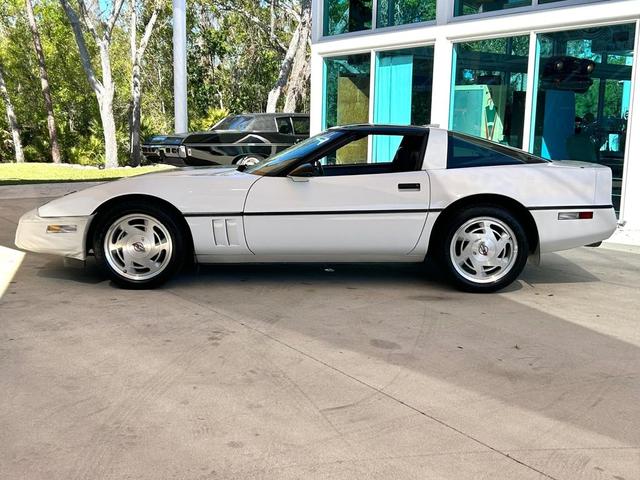 Photo of 1989 White Chevrolet Corvette