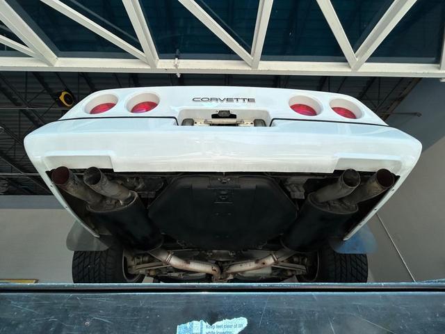 Photo of 1989 White Chevrolet Corvette