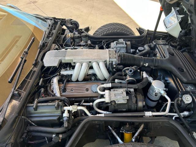 Photo of 1989 White Chevrolet Corvette