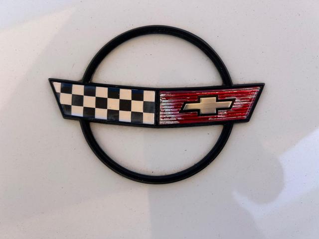 Photo of 1989 White Chevrolet Corvette