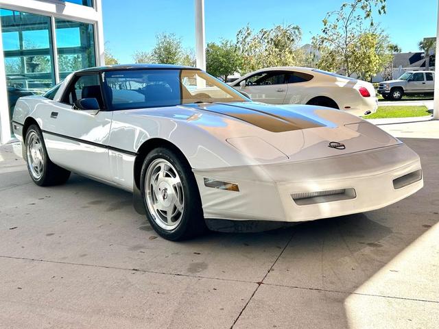 Photo of 1989 White Chevrolet Corvette