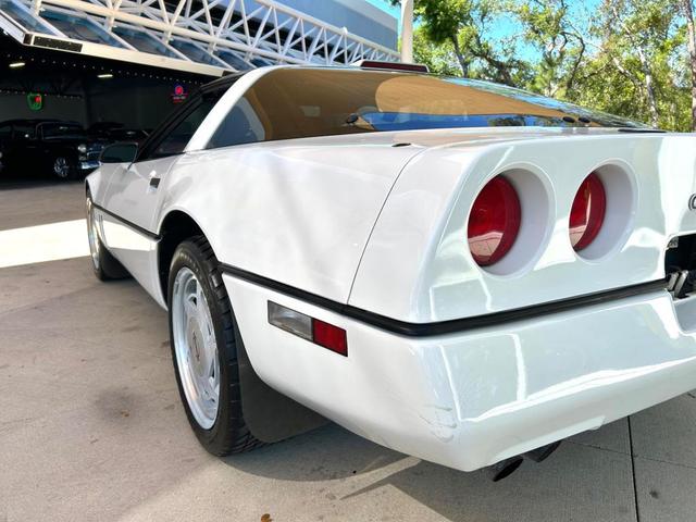Photo of 1989 White Chevrolet Corvette