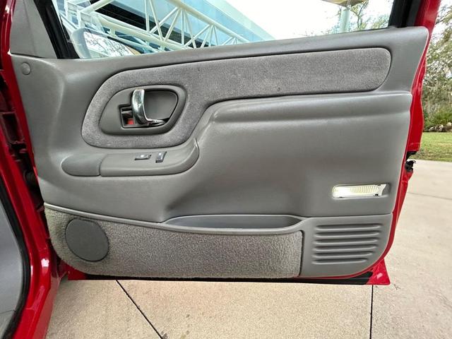 Photo of 1995 Red Chevrolet 1500