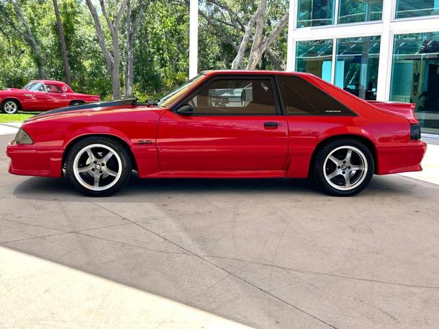 Photo of 1989 Red Ford Mustang