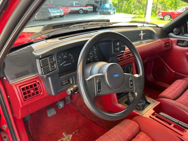 Photo of 1989 Red Ford Mustang