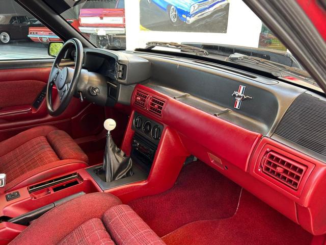 Photo of 1989 Red Ford Mustang
