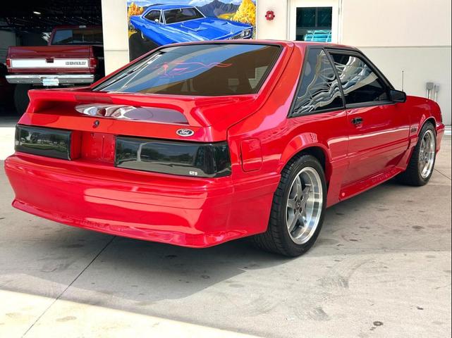 Photo of 1989 Red Ford Mustang