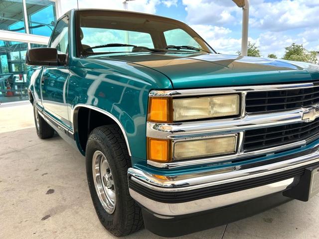 Photo of 1995 Green Chevrolet 1500