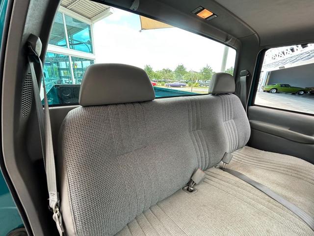 Photo of 1995 Green Chevrolet 1500