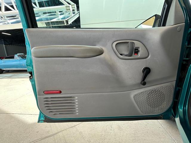 Photo of 1995 Green Chevrolet 1500
