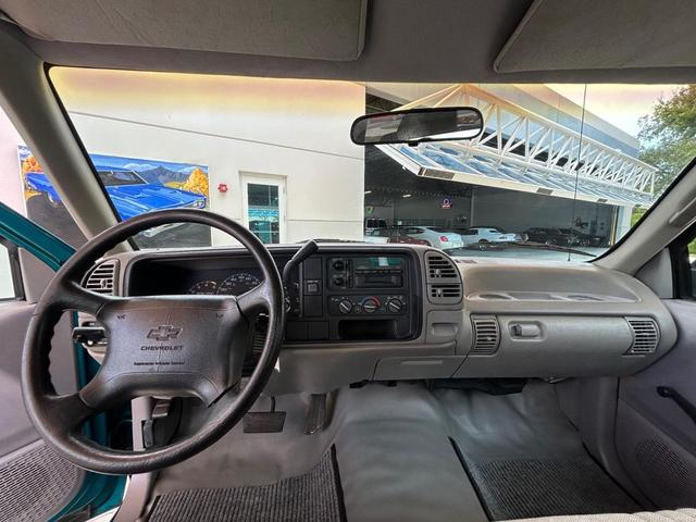 Photo of 1995 Green Chevrolet 1500