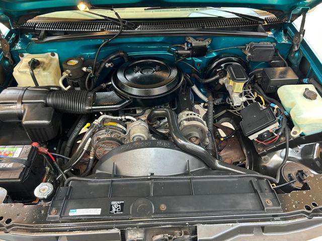 Photo of 1995 Green Chevrolet 1500