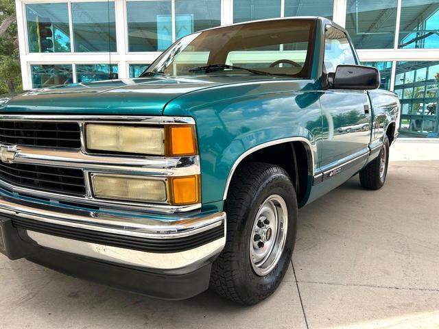 Photo of 1995 Green Chevrolet 1500