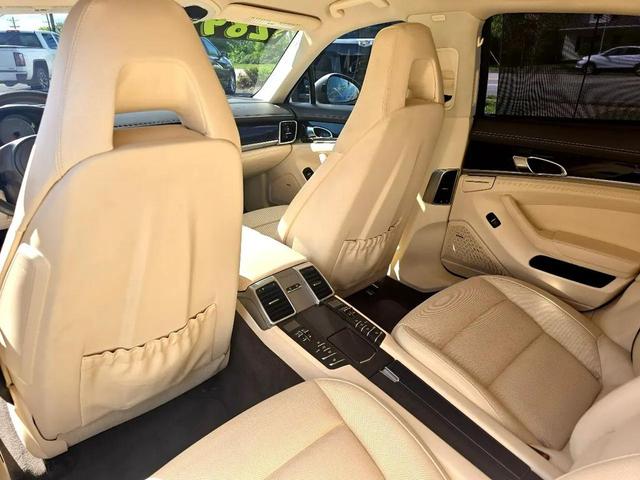 Photo of 2016 GRAY Porsche Panamera