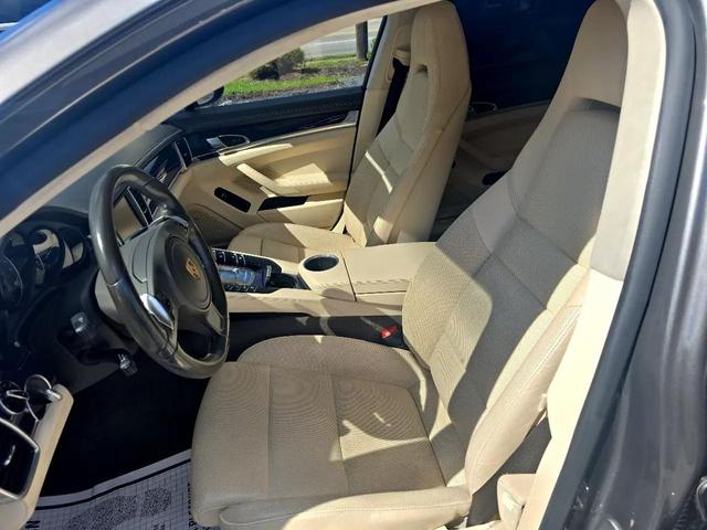 Photo of 2016 GRAY Porsche Panamera