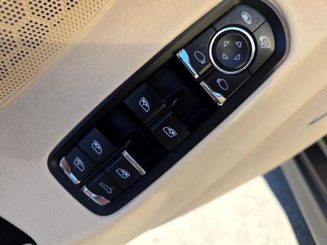 Photo of 2016 GRAY Porsche Panamera