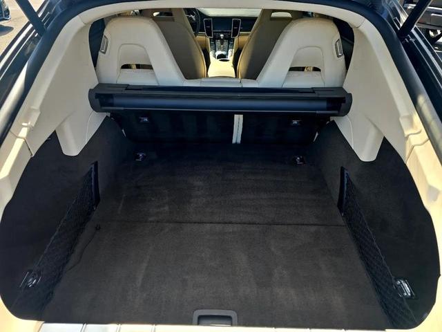 Photo of 2016 GRAY Porsche Panamera