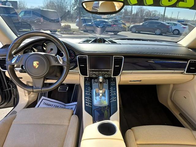 Photo of 2016 GRAY Porsche Panamera