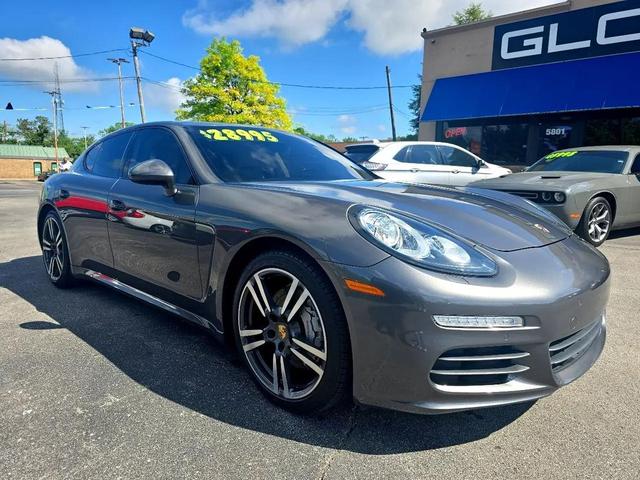 Photo of 2016 GRAY Porsche Panamera