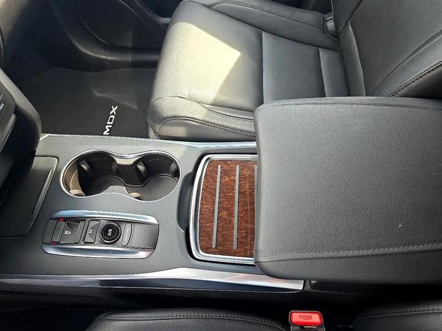 Photo of 2017 BLACK Acura MDX