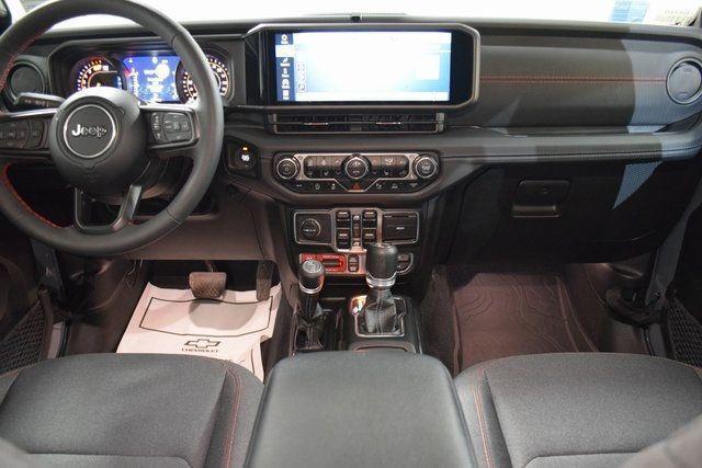 Photo of 2024 Anvil Clearcoat Jeep Wrangler
