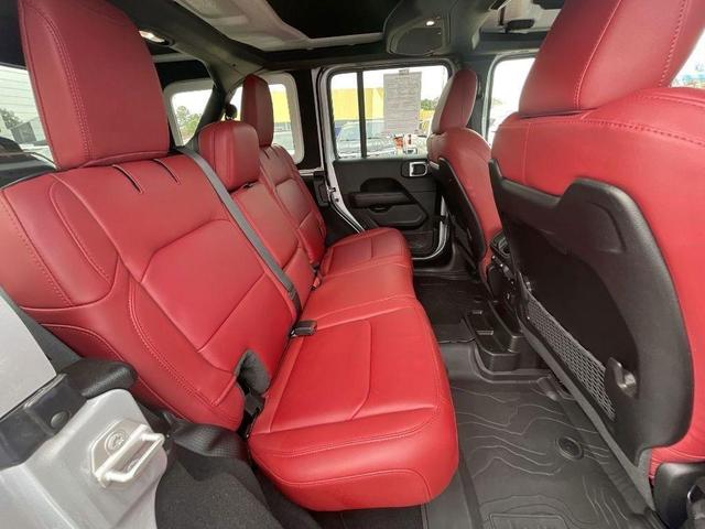 Photo of 2024 Silver Zynith Clearcoat Jeep Wrangler