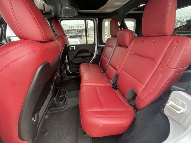 Photo of 2024 Silver Zynith Clearcoat Jeep Wrangler