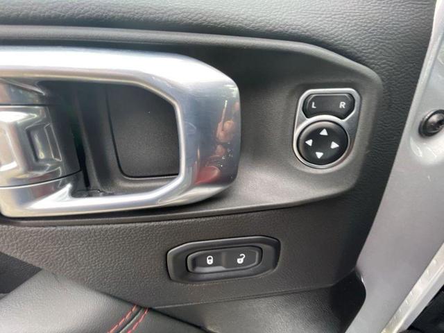 Photo of 2024 Silver Zynith Clearcoat Jeep Wrangler