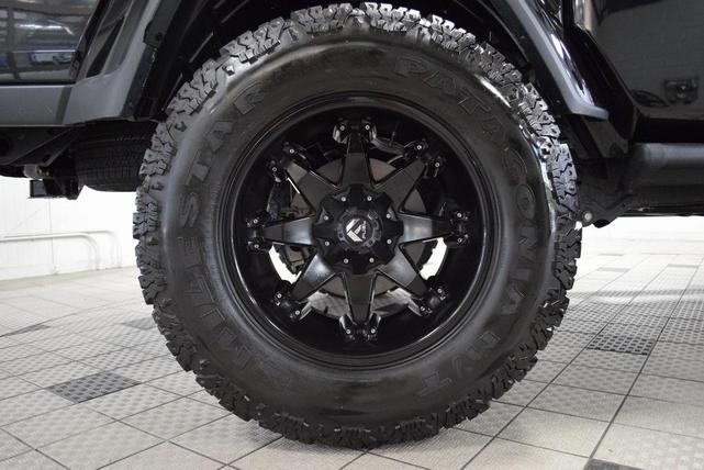 Photo of 2021 Black Clearcoat Jeep Gladiator