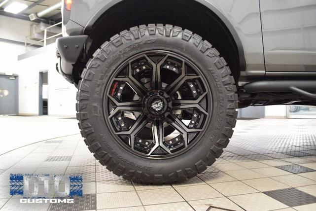 Photo of 2024 Gray Metallic Ford Bronco